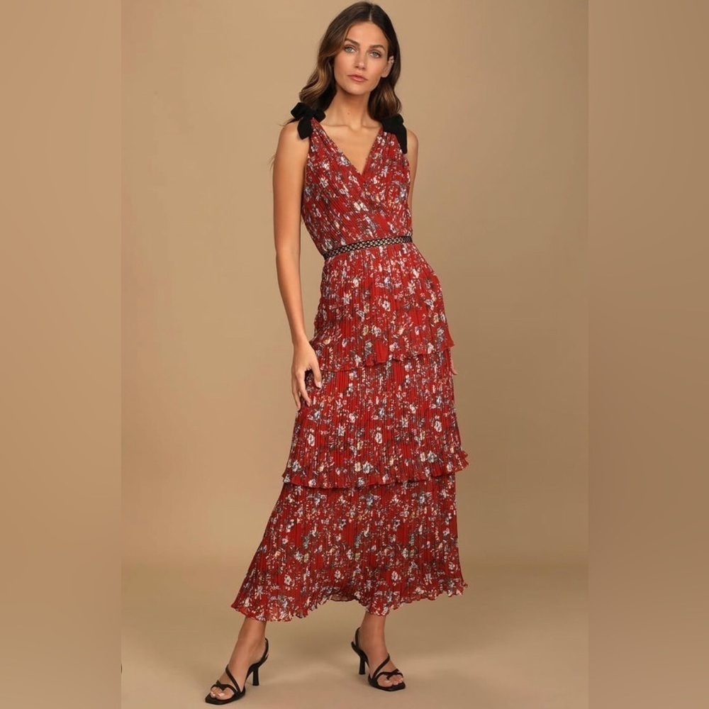 Lulus. Such Sophistication Rust Red Floral Print Pleated Maxi Dress. Medium